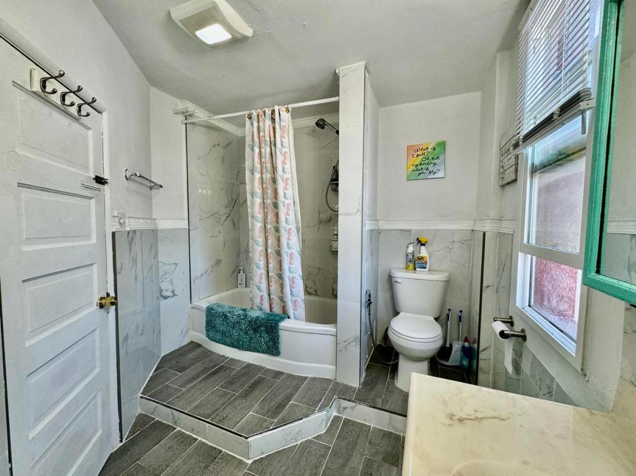 Private Room With Two Twin Beds Air Conditioning And Shared Bathrooms Located Near Seatac Airport And Downtown Seattle Buitenkant foto