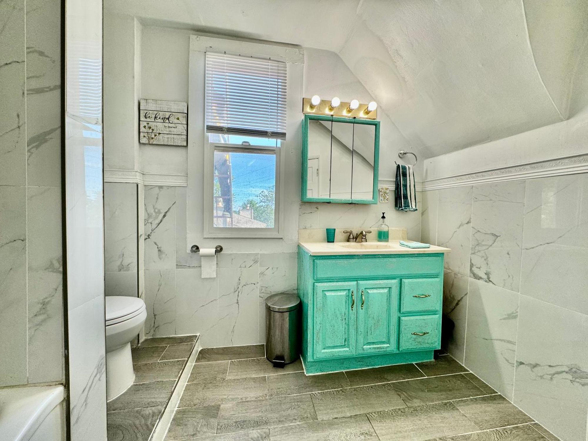 Private Room With Two Twin Beds Air Conditioning And Shared Bathrooms Located Near Seatac Airport And Downtown Seattle Buitenkant foto
