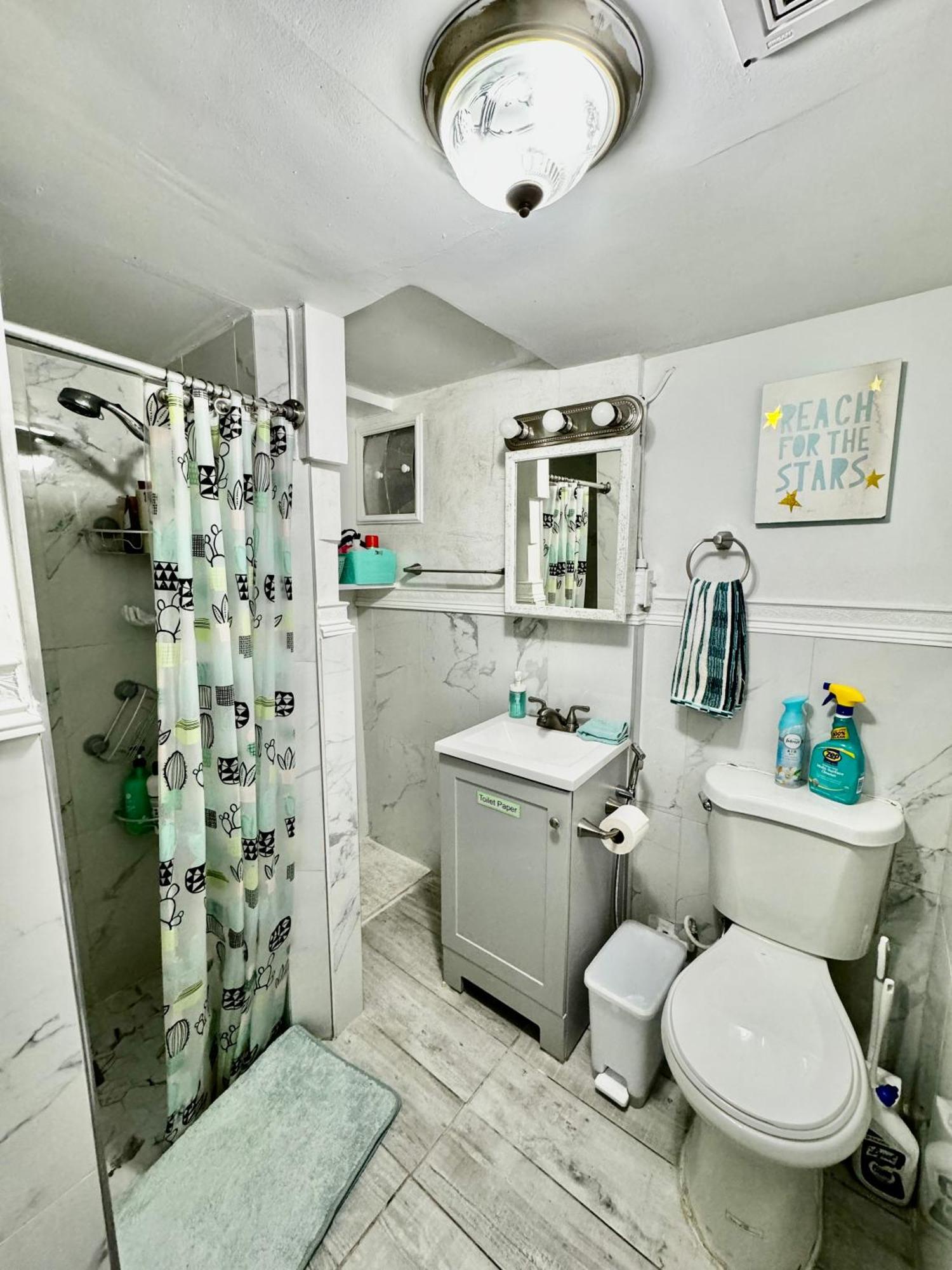 Private Room With Two Twin Beds Air Conditioning And Shared Bathrooms Located Near Seatac Airport And Downtown Seattle Buitenkant foto