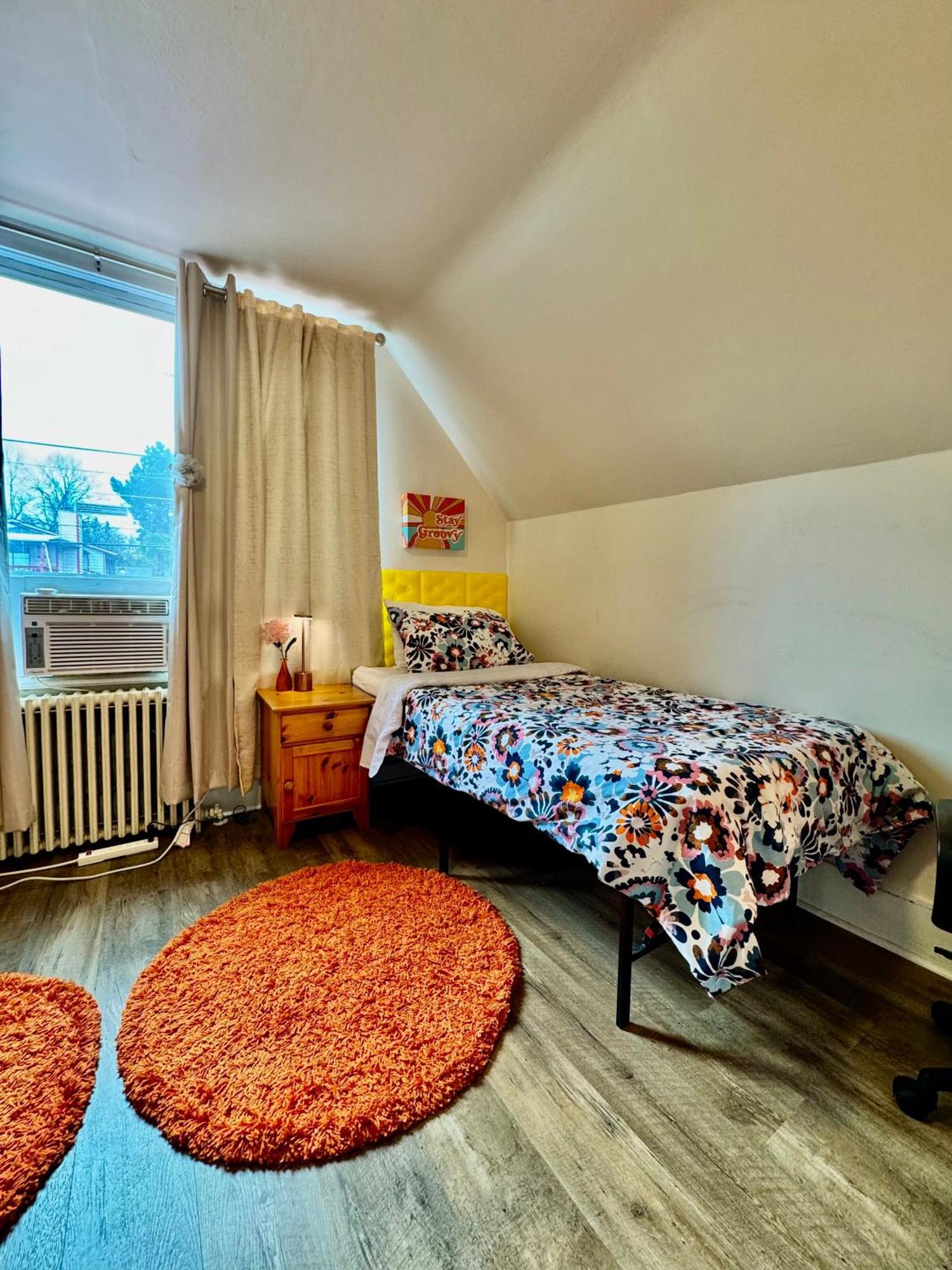 Private Room With Two Twin Beds Air Conditioning And Shared Bathrooms Located Near Seatac Airport And Downtown Seattle Buitenkant foto