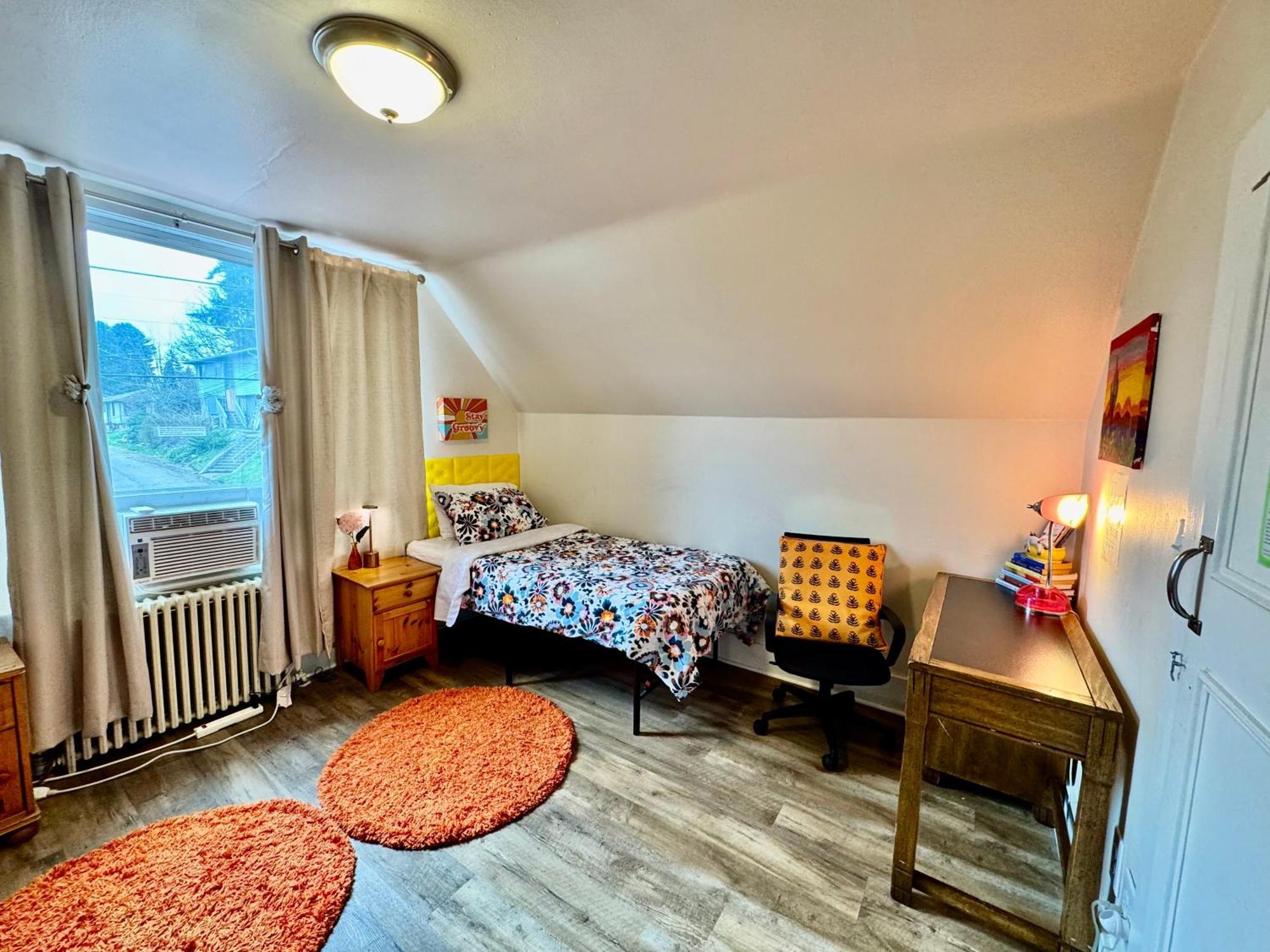 Private Room With Two Twin Beds Air Conditioning And Shared Bathrooms Located Near Seatac Airport And Downtown Seattle Buitenkant foto