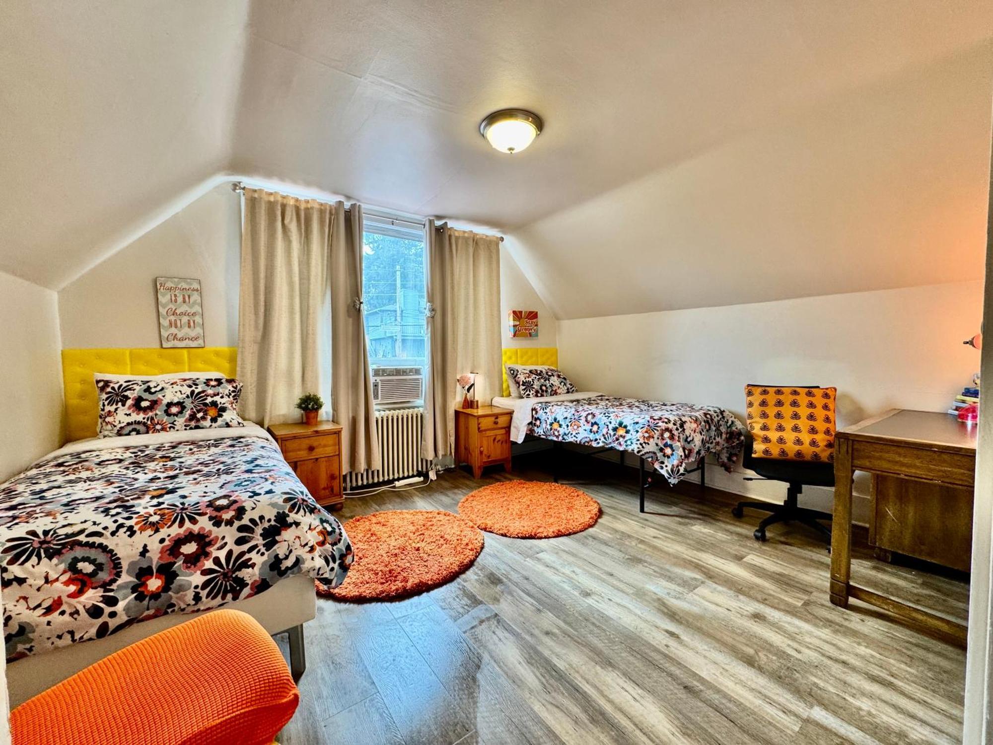 Private Room With Two Twin Beds Air Conditioning And Shared Bathrooms Located Near Seatac Airport And Downtown Seattle Buitenkant foto