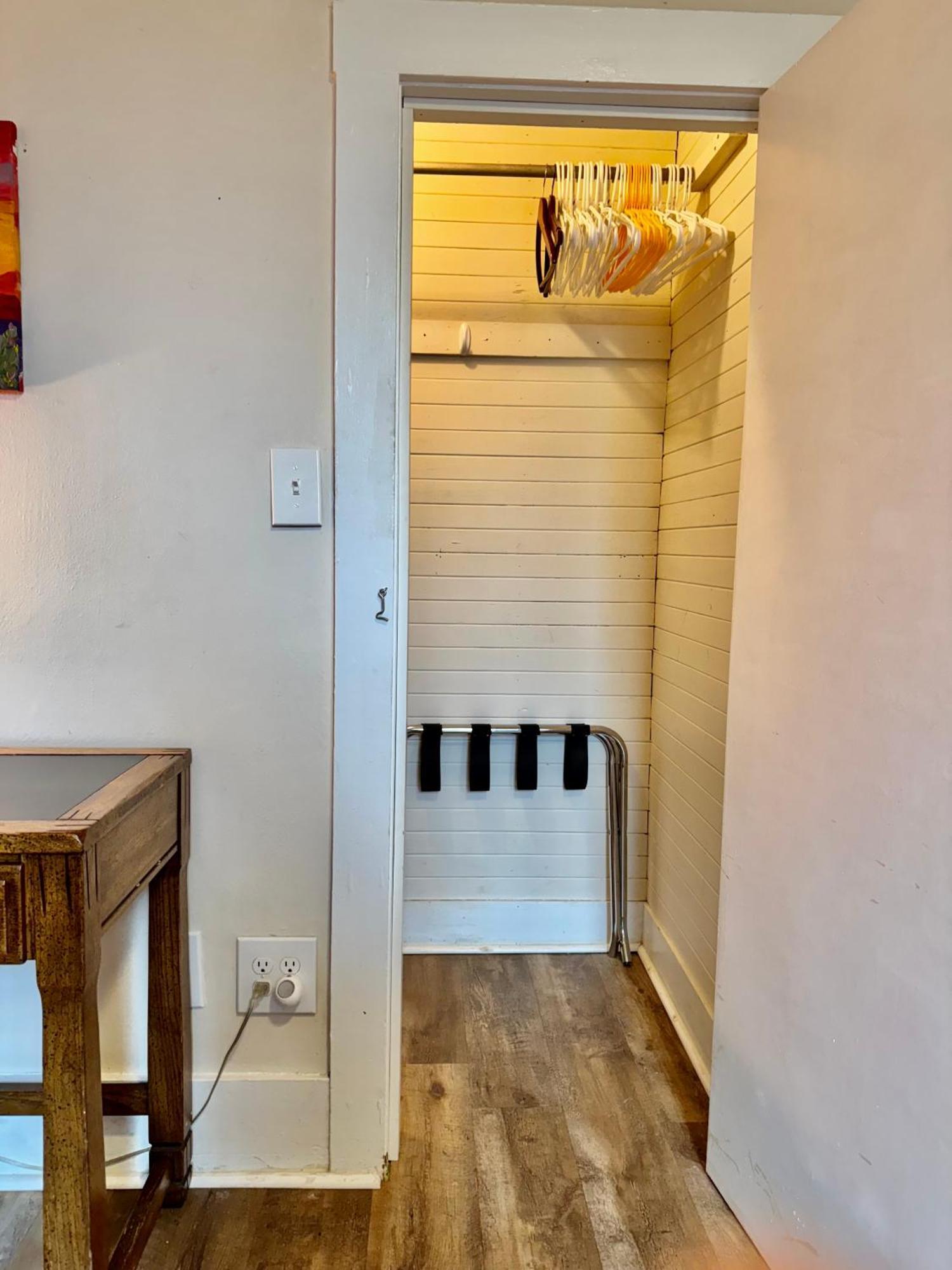 Private Room With Two Twin Beds Air Conditioning And Shared Bathrooms Located Near Seatac Airport And Downtown Seattle Buitenkant foto